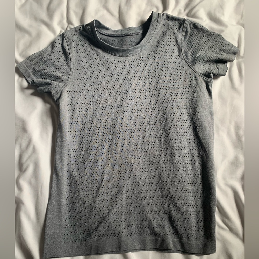 grey lululemon workout top